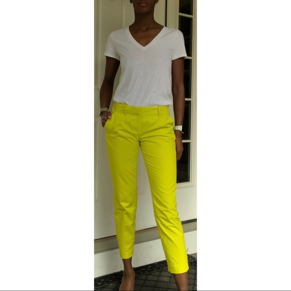 Mid-rise Capri Chinos - Picture 2 of 13